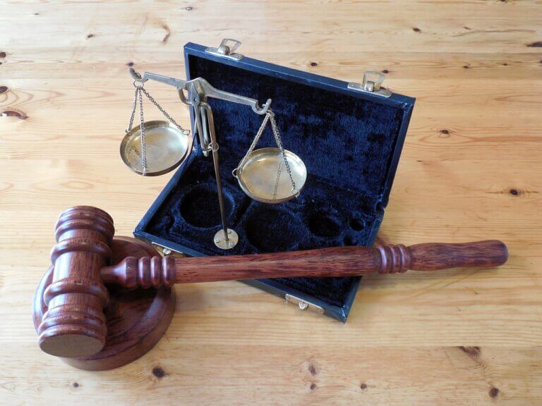 hammer, horizontal, court-802298.jpg
