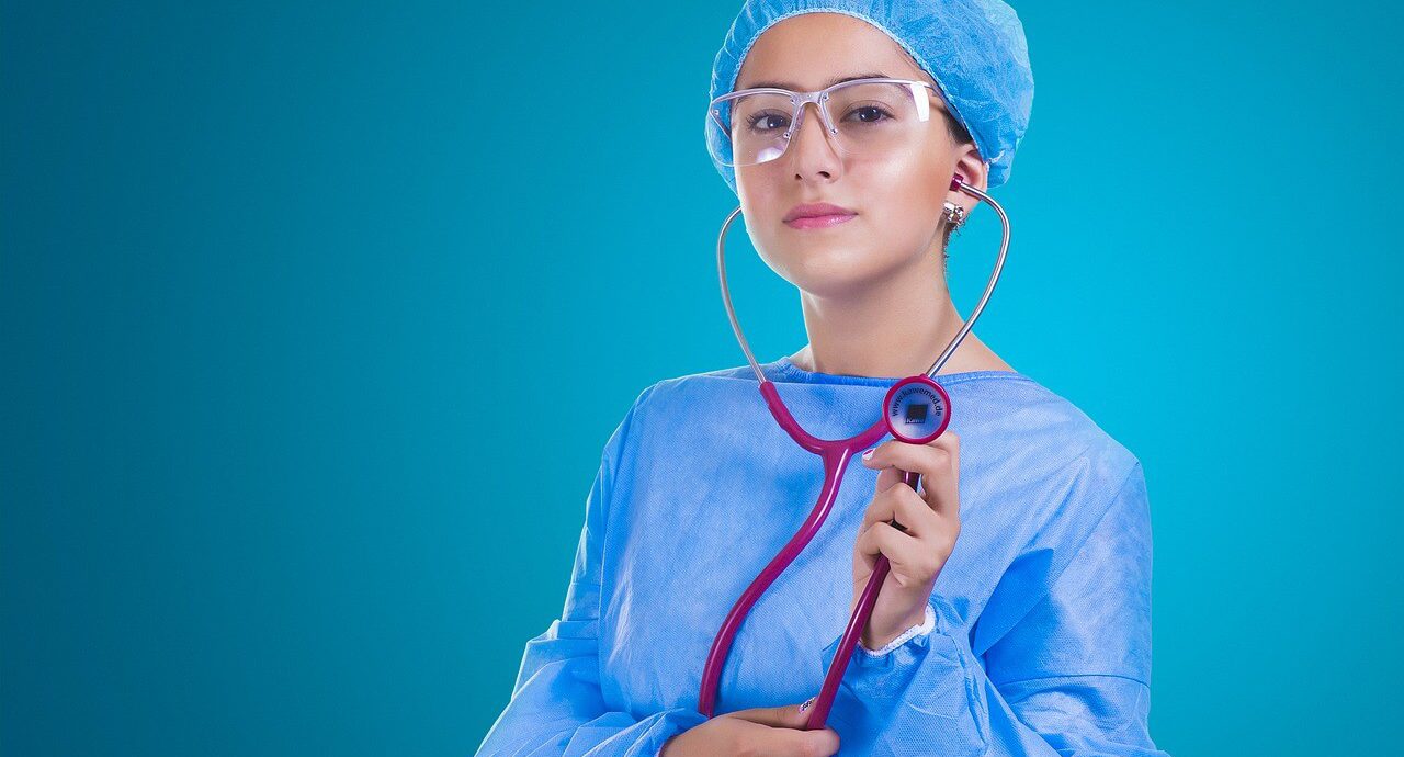 woman, doctor, surgeon-2141808.jpg