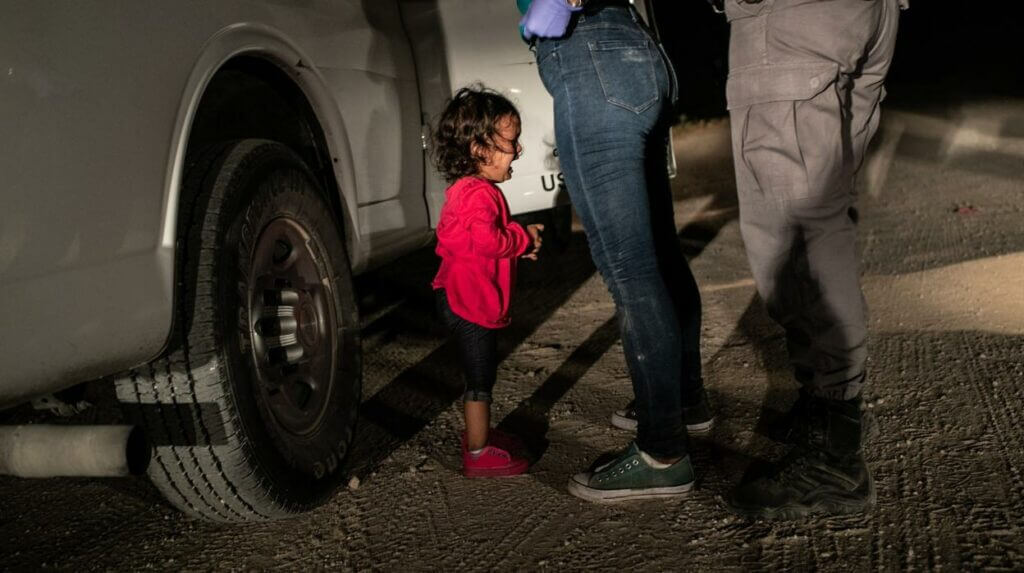 migrantes separados en la frontera de sus hijos