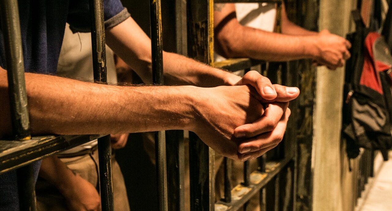 La fianza para inmigrantes detenidos es el tema que hoy genera dudas urgentes en miles de familias