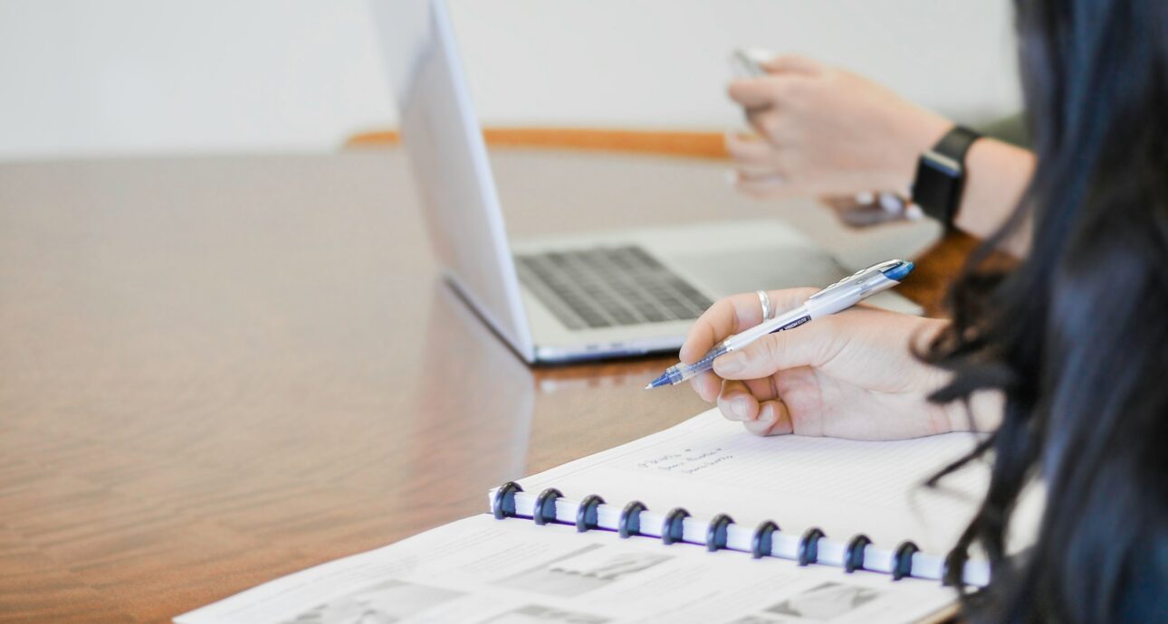 El rechazo en el consulado es una de las mayores preocupaciones para quienes acuden a su cita consular por residencia.