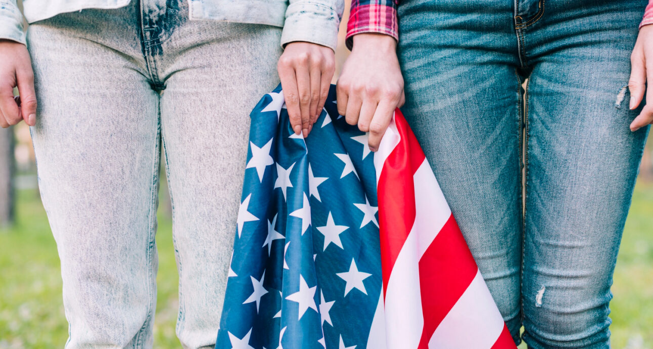 La ciudadanía americana representa el paso final del proceso migratorio para muchos residentes permanentes.