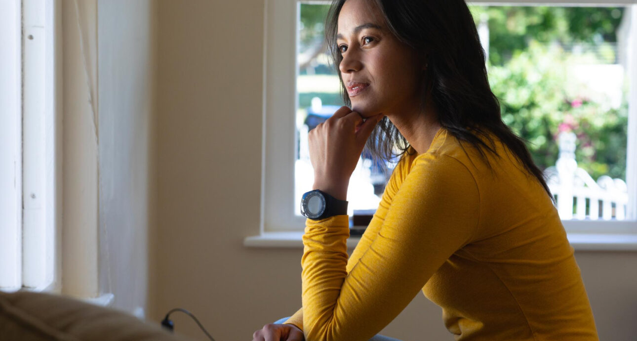 Mujer víctima espera por la Visa U en Estados Unidos, con tiempos de espera muy extensos.