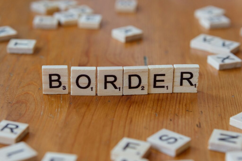 La salida voluntaria se convirtió en una de las señales más visibles del nuevo escenario migratorio en Estados Unidos.