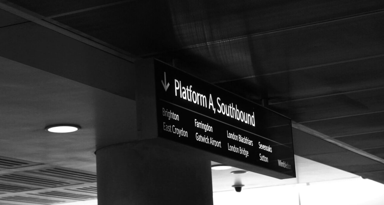 Viajar con Advance Parole y VAWA: qué riesgos debes conocer antes de salir del país