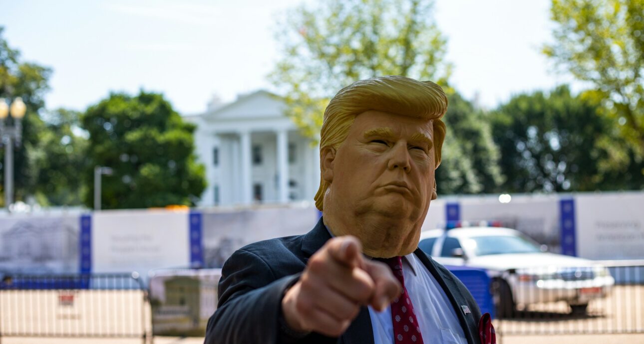 Trump quiere cambiar los requisitos para el pasaporte de hijos de inmigrantes