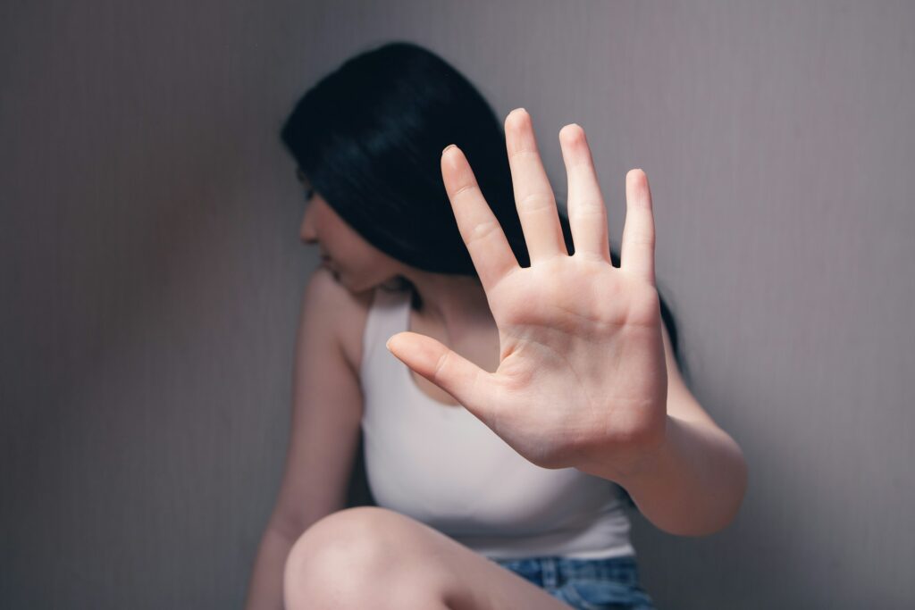 Negación de casos VAWA: qué está revisando Inmigración antes de aprobar la residencia