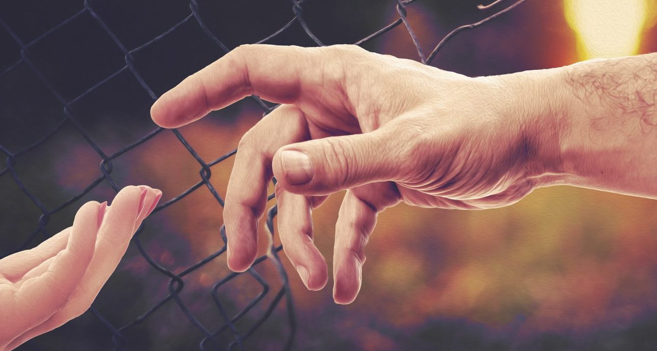 La nota es sobre el cambio de lenguaje en el sistema migratorio. Se reemplazará "extranjero" e "ilegal" por "no ciudadano" e "indocumentado". La imagen es ilustrativa