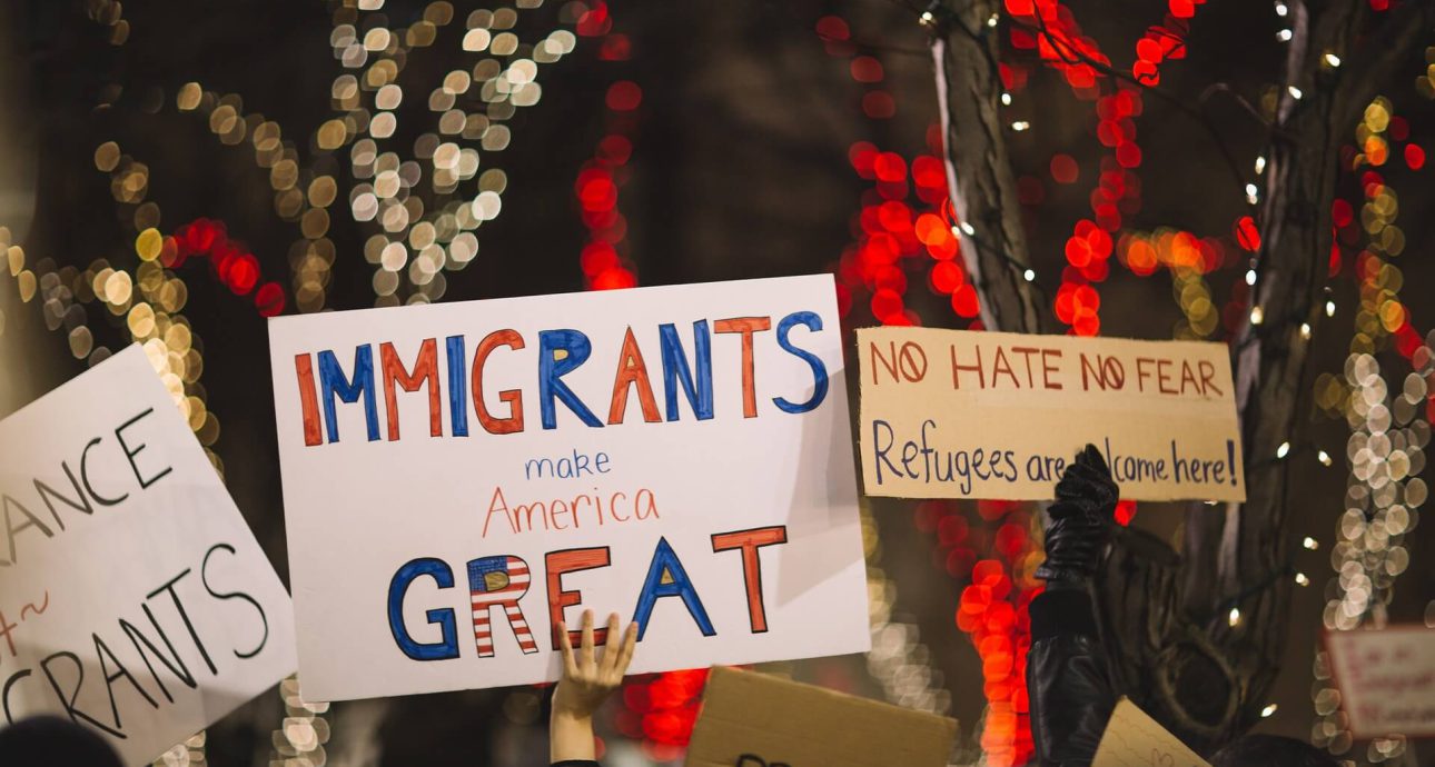 La nota habla sobre las ayudas a inmigrantes recientemente acordadas por el DHS y ACLU. La imagen es ilustrativa.