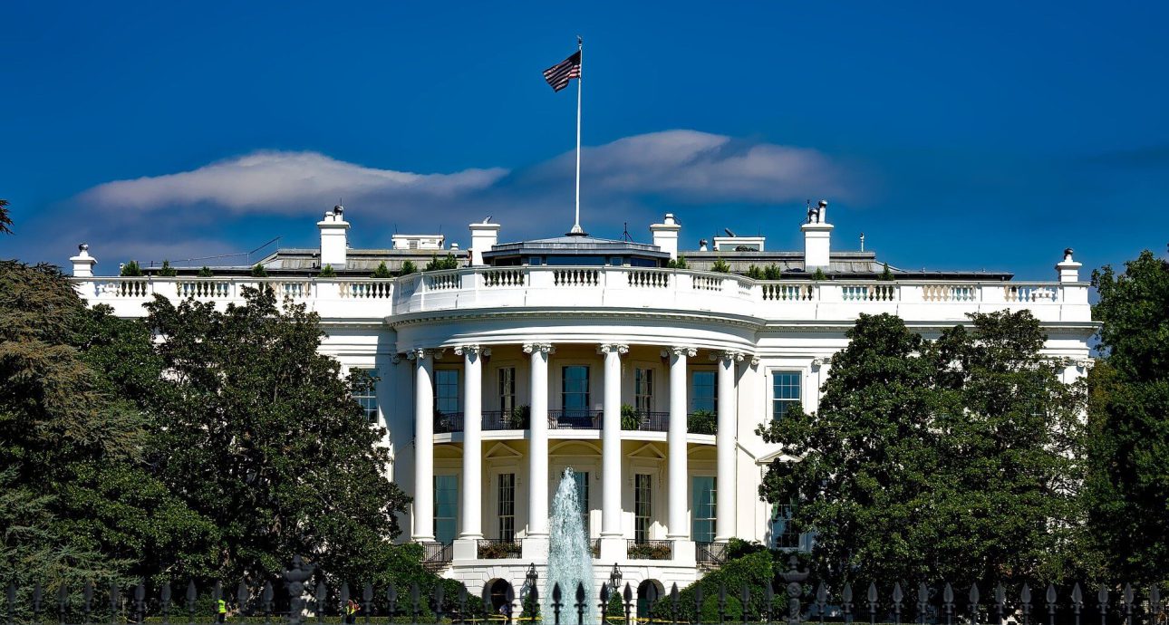 En esta nota informamos sobre la reunión que mantendrá el presidente Biden con 6 beneficiarios del programa DACA. La imagen es una foto de la Casa Blanca.