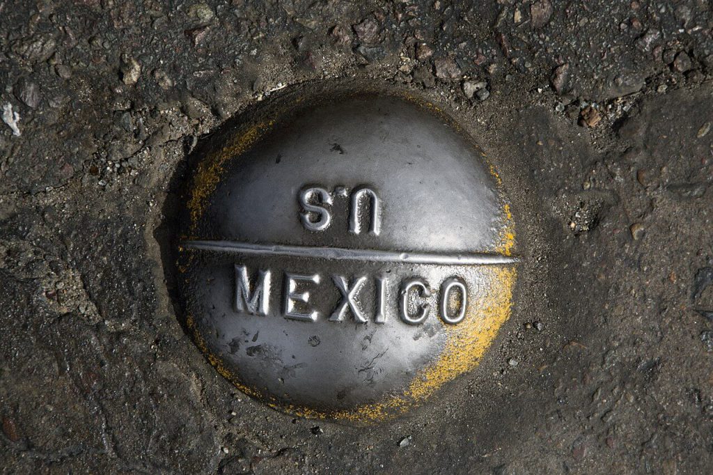 Este artículo habla sobre el fin del programa permanecer en méxico. La imagen es acorde.