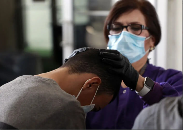 En esta nota informamos que USCIS extendió a 4 años la validez del examen médico de inmigración requerido para solicitar la tarjeta verde. La imagen es ilustrativa. 