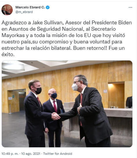 La nota es sobre las acciones coordinadas de México y Estados Unidos para mejorar los servicios de inmigración y abordar la crisis en la frontera. La imagen muestra las declaraciones vía Twitter del Secretario de Relaciones Exteriores de México Marcelo Ebrard. 