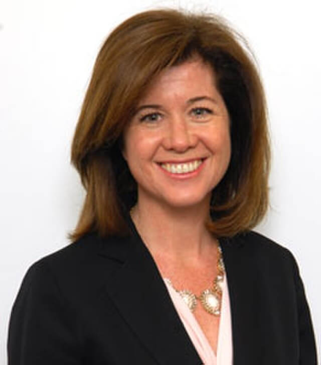 Nota sobre las Últimas noticias de reforma migratoria 2021. La foto es de la parlamentaria Elizabeth MacDonough.