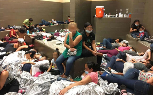 Nota sobre posible pago para familias migrantes separadas durante la era Trump. La imagen es acorde.