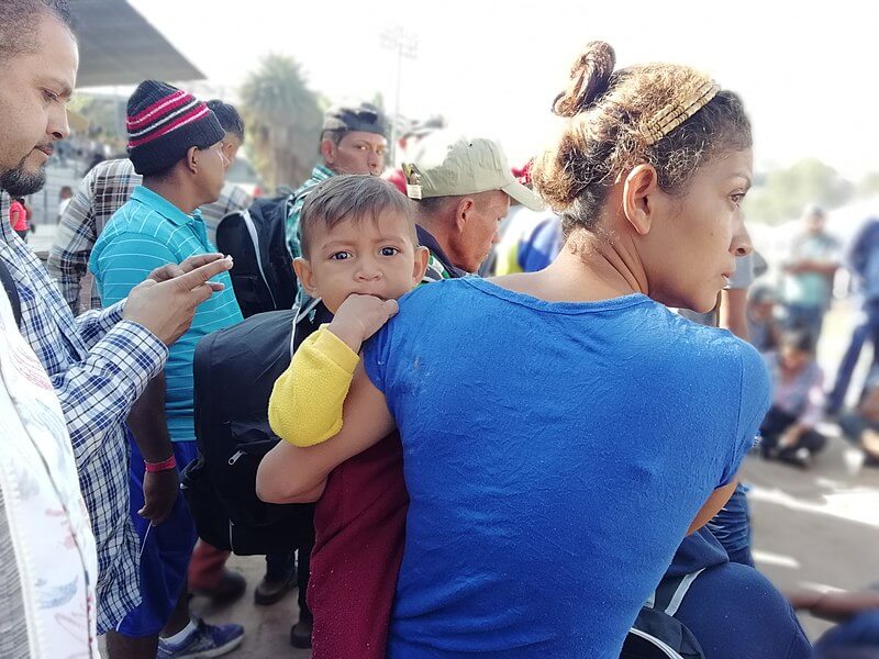 Foto orginal de Wikicommons sobre las Caravanas de Migrantes