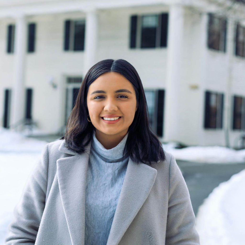 mujer-latina-harvard-priscila-coronado
