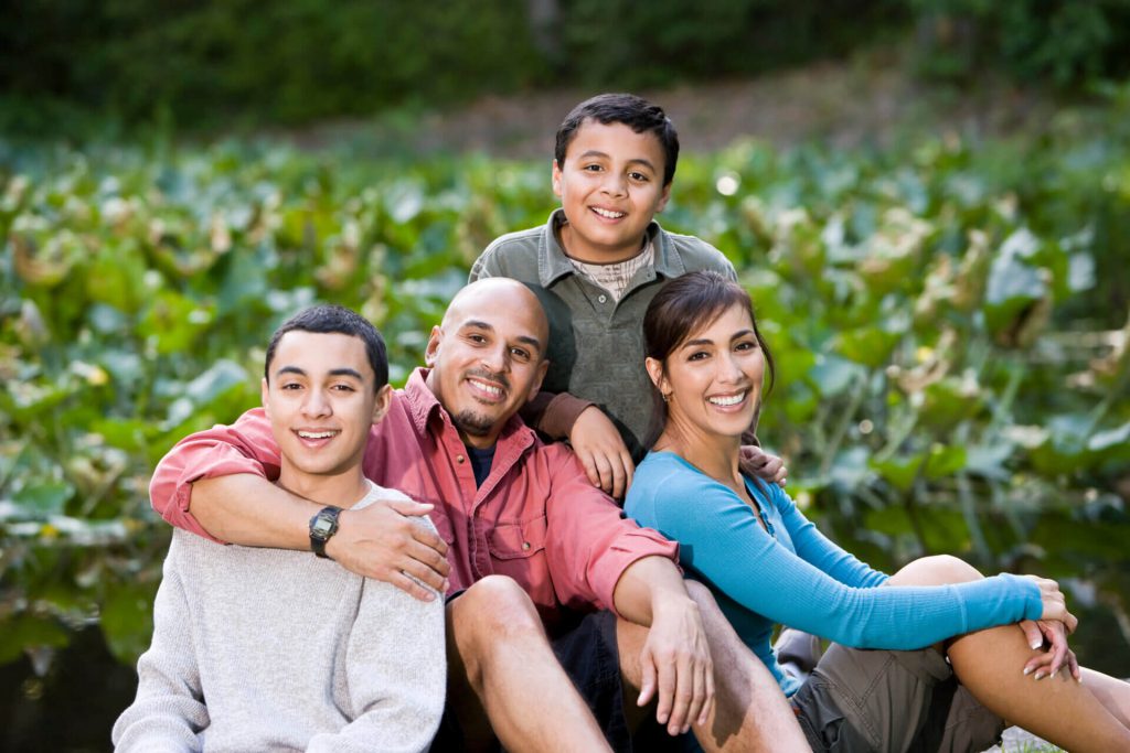 mexicanos-latinos-rehgresan-a-sus-países-de-origen-familias