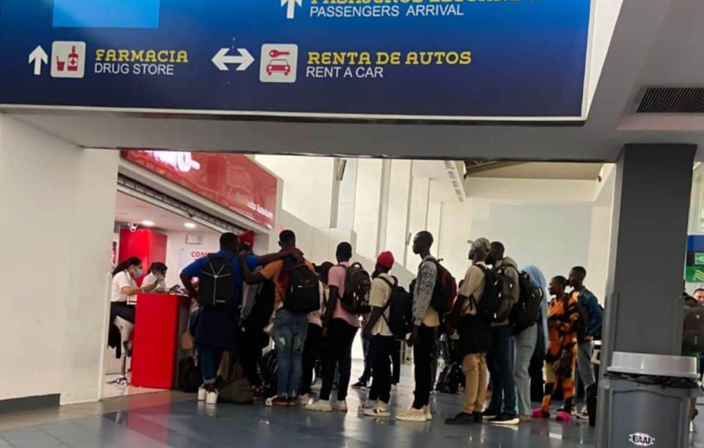 migrantes en vuelos charter (2)