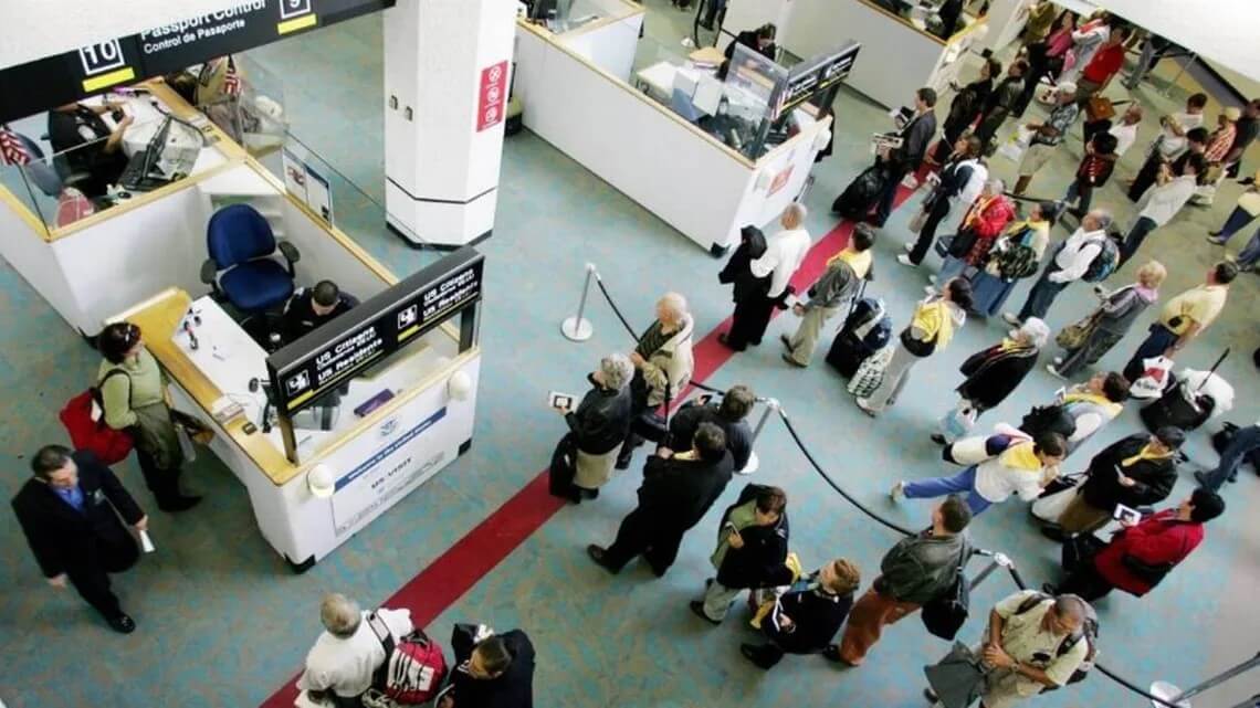 permiso advance parole viaje uscis visa vawa ciudadano de estados unidos ciudadanía DHS